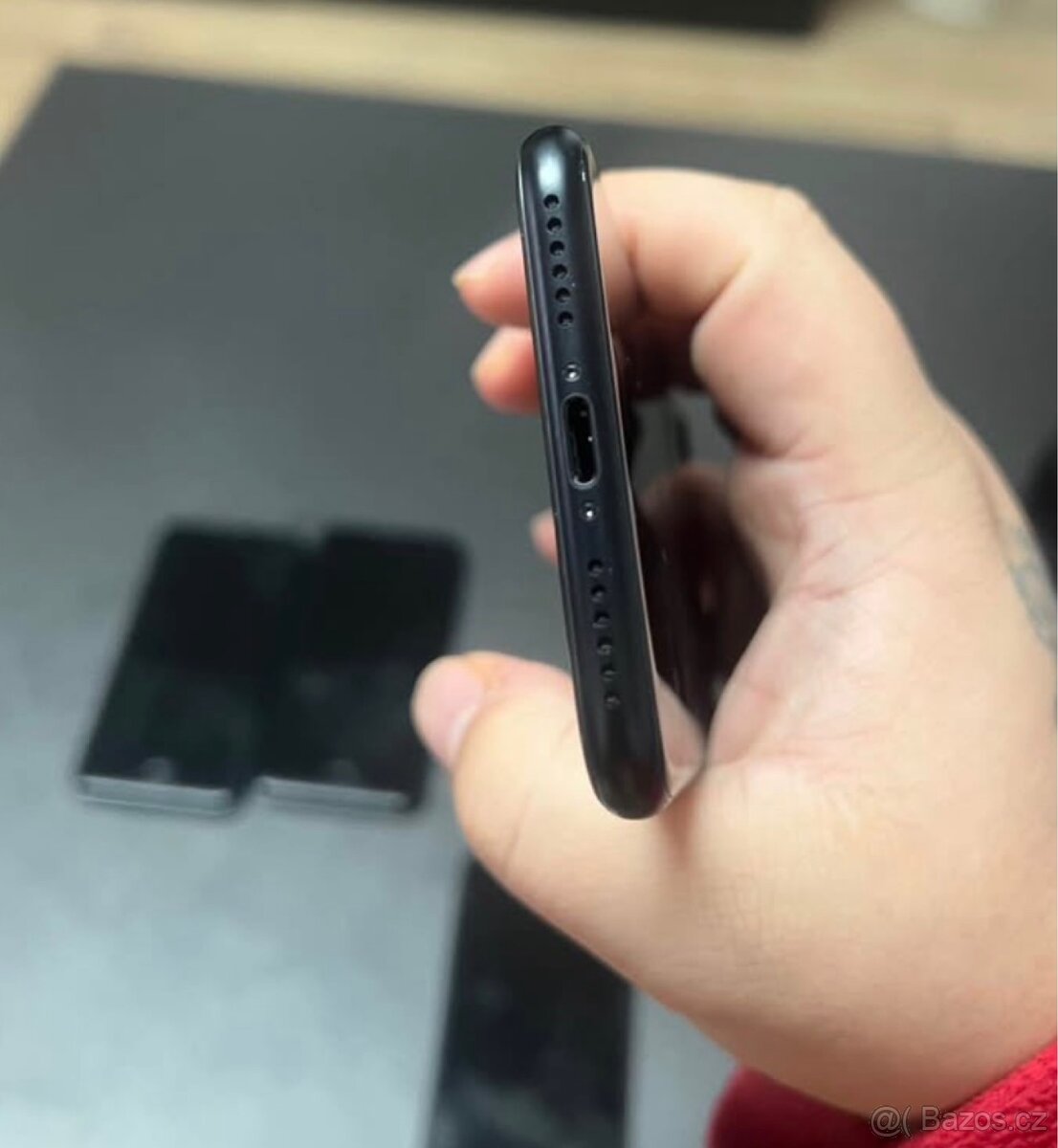 IPhone SE 2020 90% baterie - 3