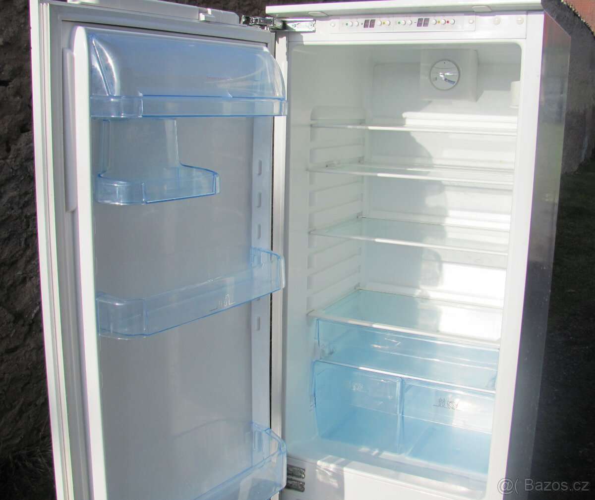 VESTAVNÁ CHLADNIČKA S MRAZNIČKOU ELECTROLUX - A++ - 178cm - 3