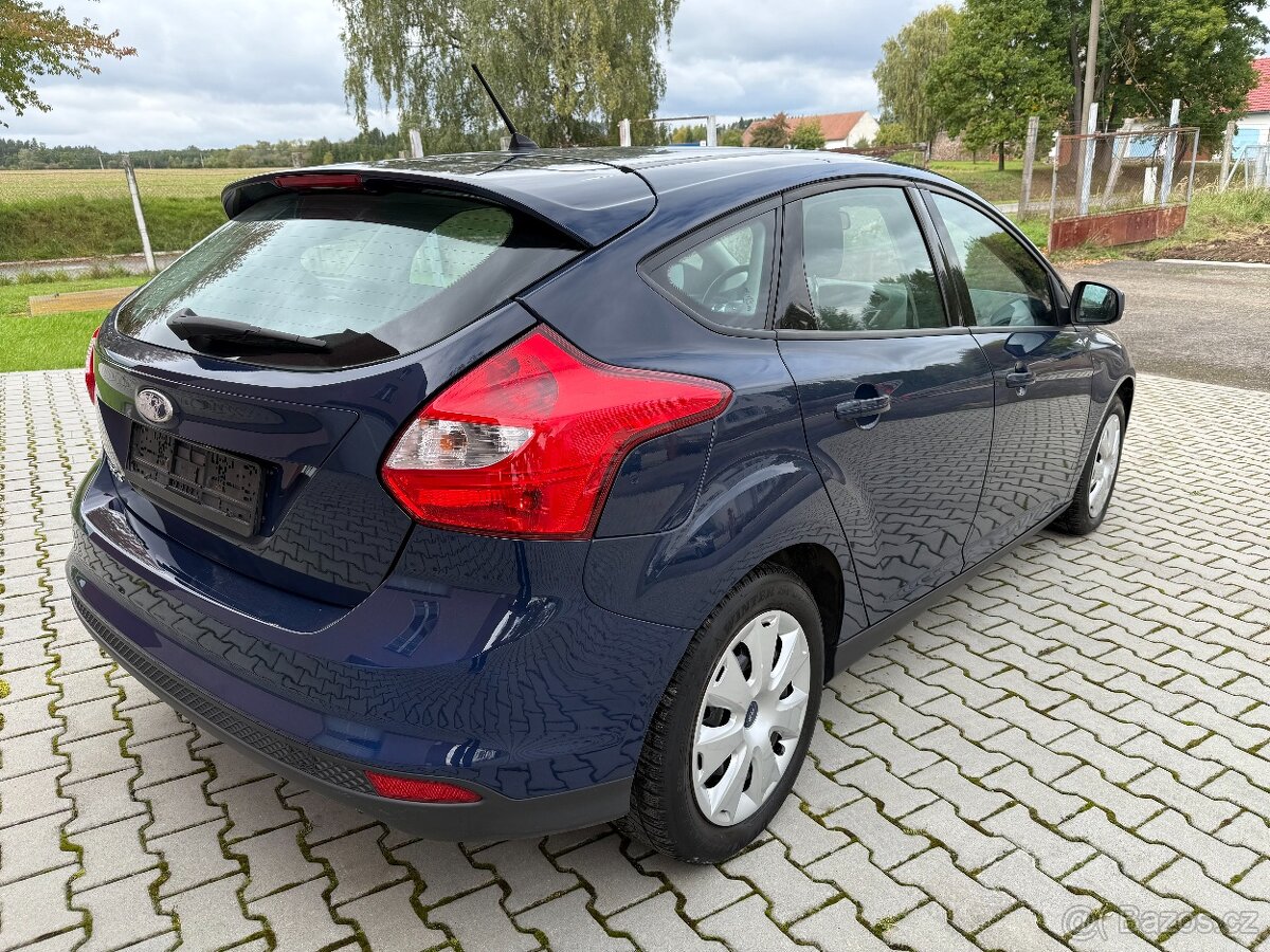 Ford Focus MK3 1.6i Benzín 77kw 2012 Serviska Nová STK DOVOZ - 3