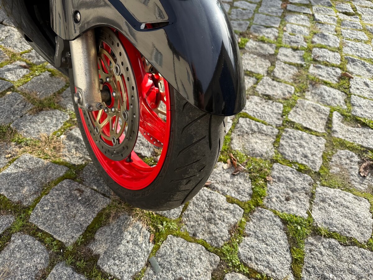 Honda cbr 1100 xx blackbird - 3