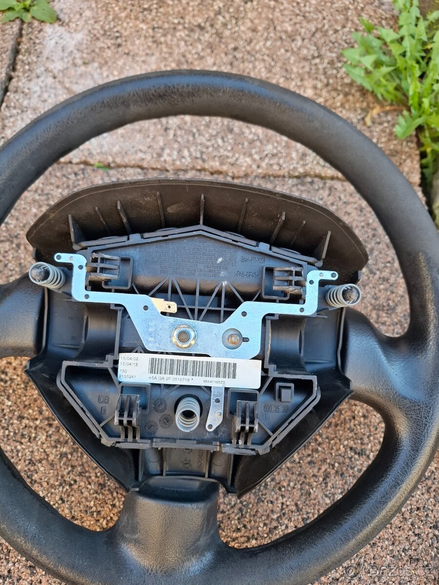 PEUGEOT 206 -- AIRBAG + VOLANT - 3