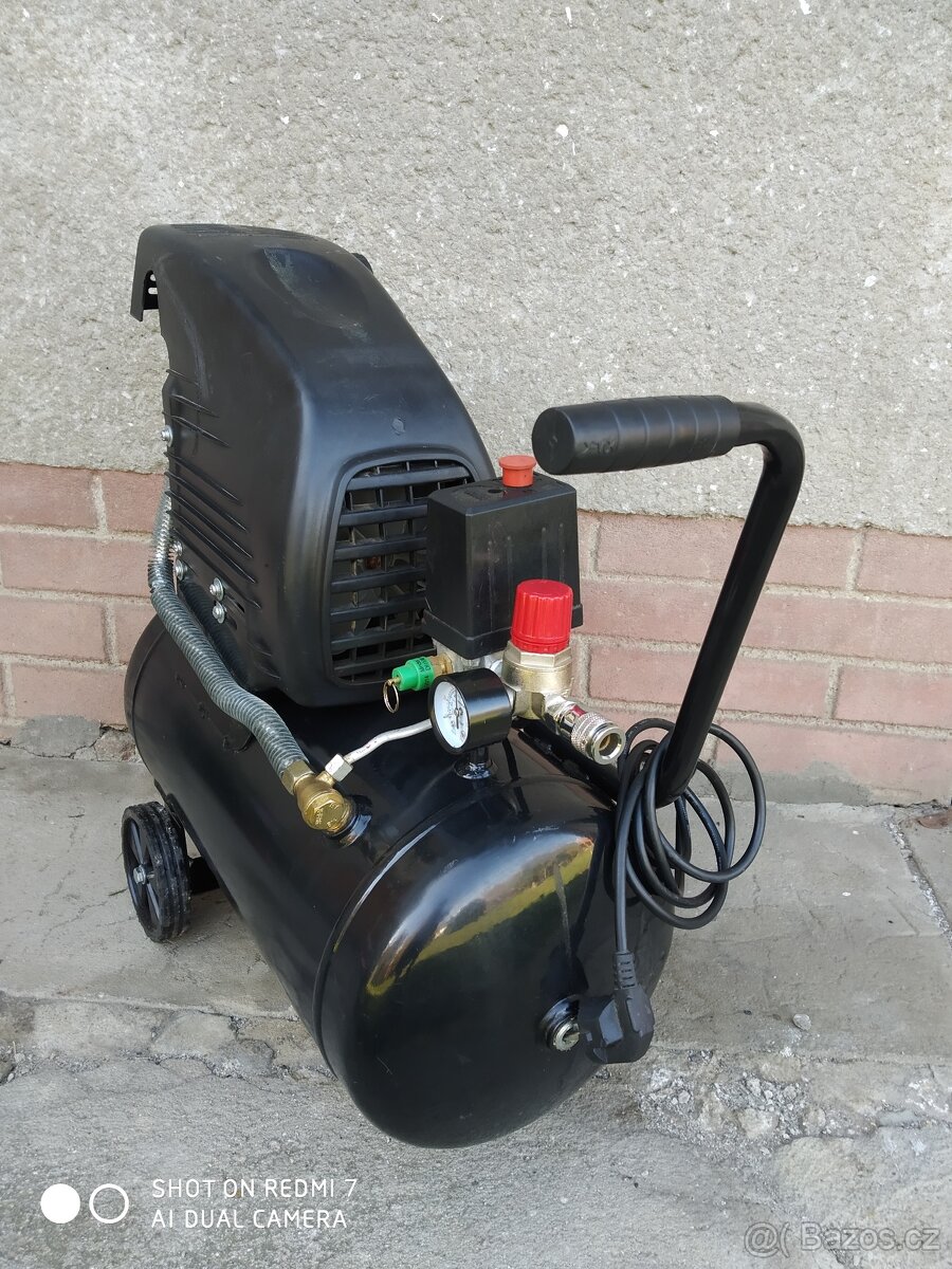 Prodám olejový Kompresor Bavaria BAC 190/24.. - 3