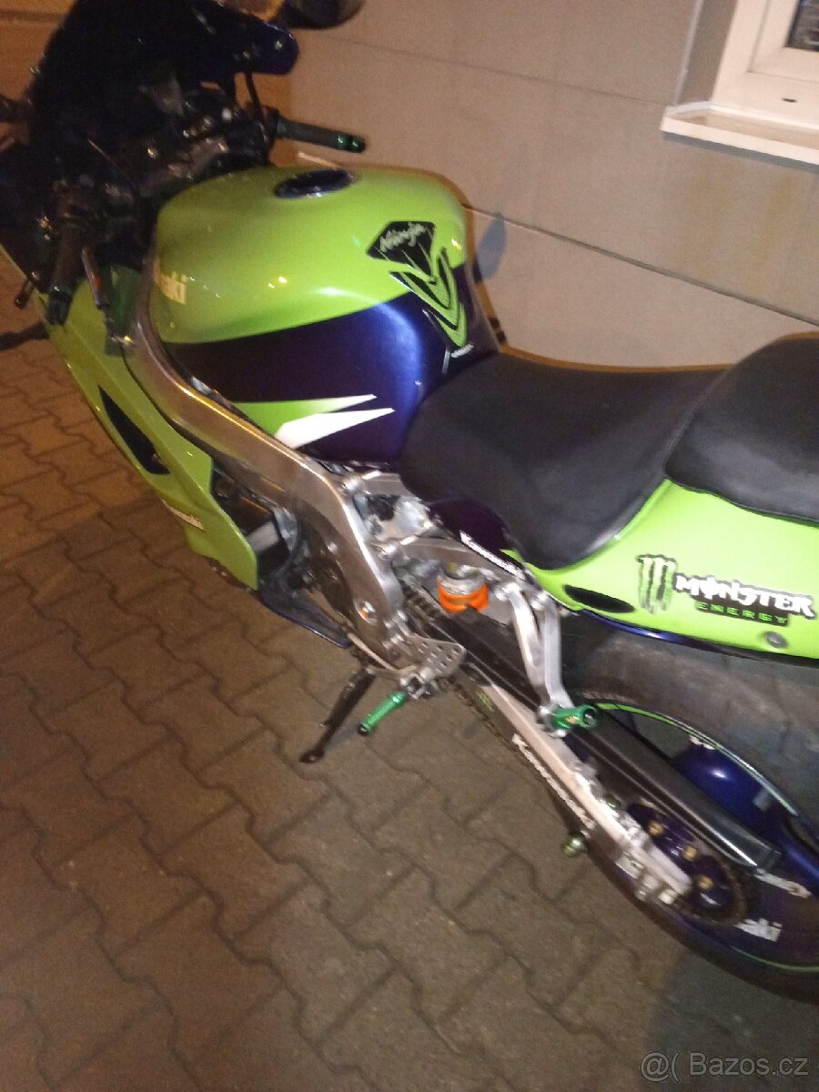 Kawasaki Ninja ZX 9 R - 3