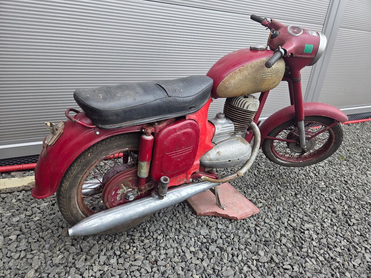Jawa 250 panelka typ 559 s doklady - 3