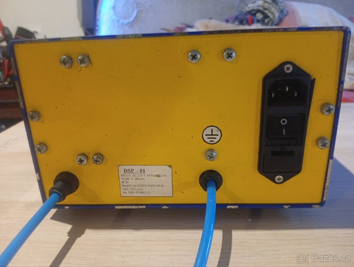 Pneumatický dávkovač pasty a tavidla - 3