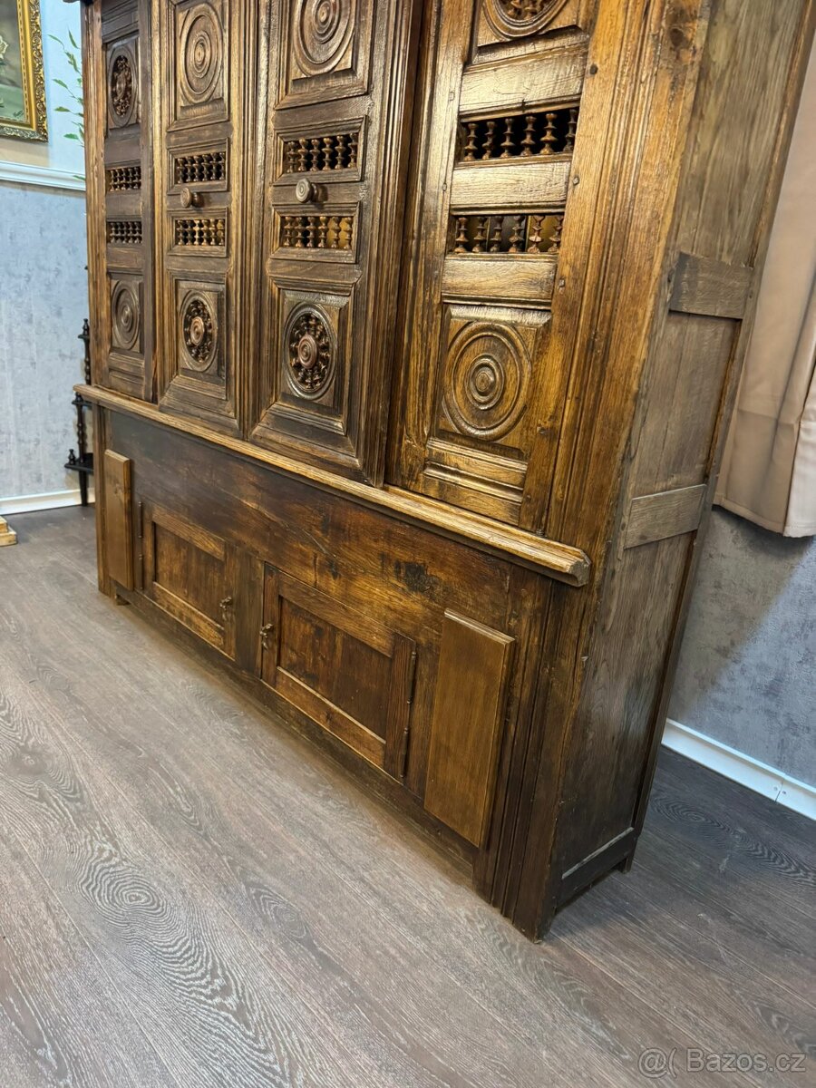 Bretonský kabinet s věšákem (142026) - 3