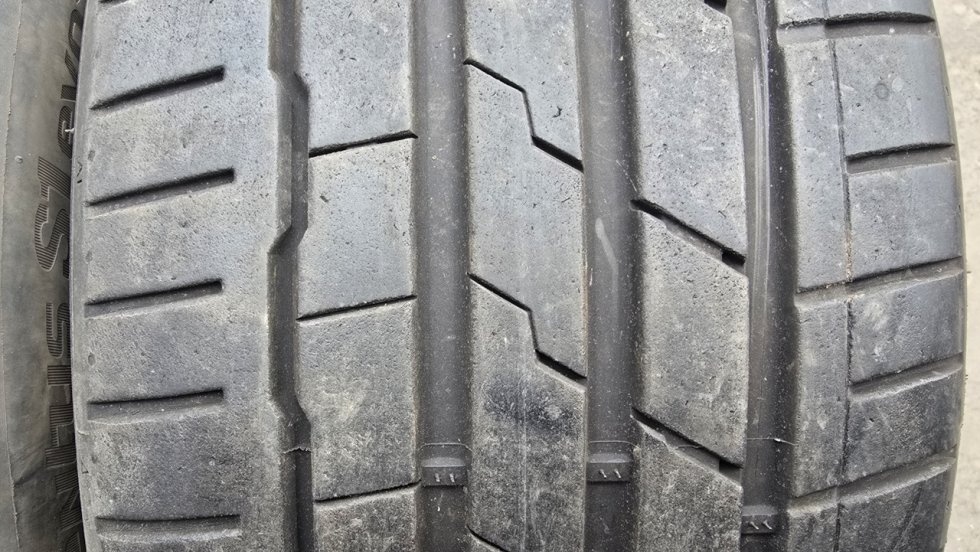 Letní pneumatiky 235/40/19 Hankook - 3