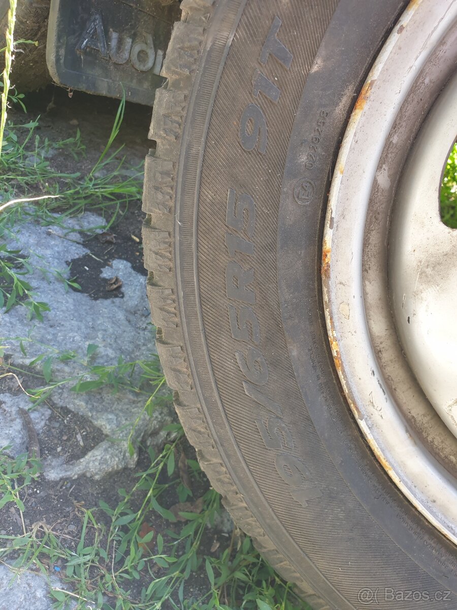 Kolo Ford R15 - 3