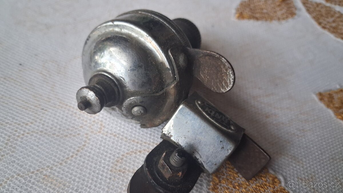Prvorepublikové dynamo zn. KING - 3