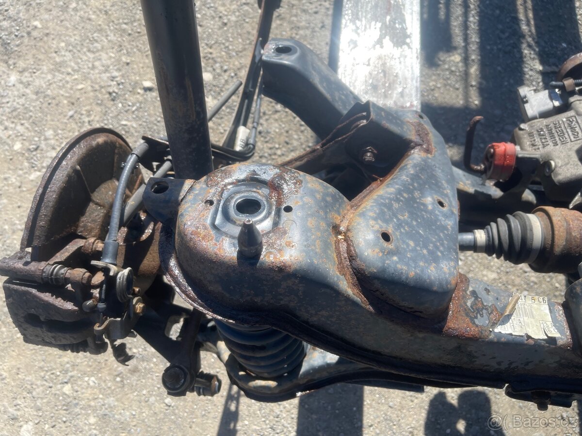 Ford Kuga 1 zadní nápravnice - 3