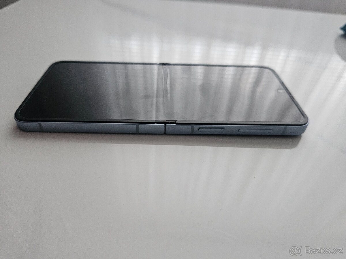 Samsung Galaxy Z Flip 6 12/256 GB - 3