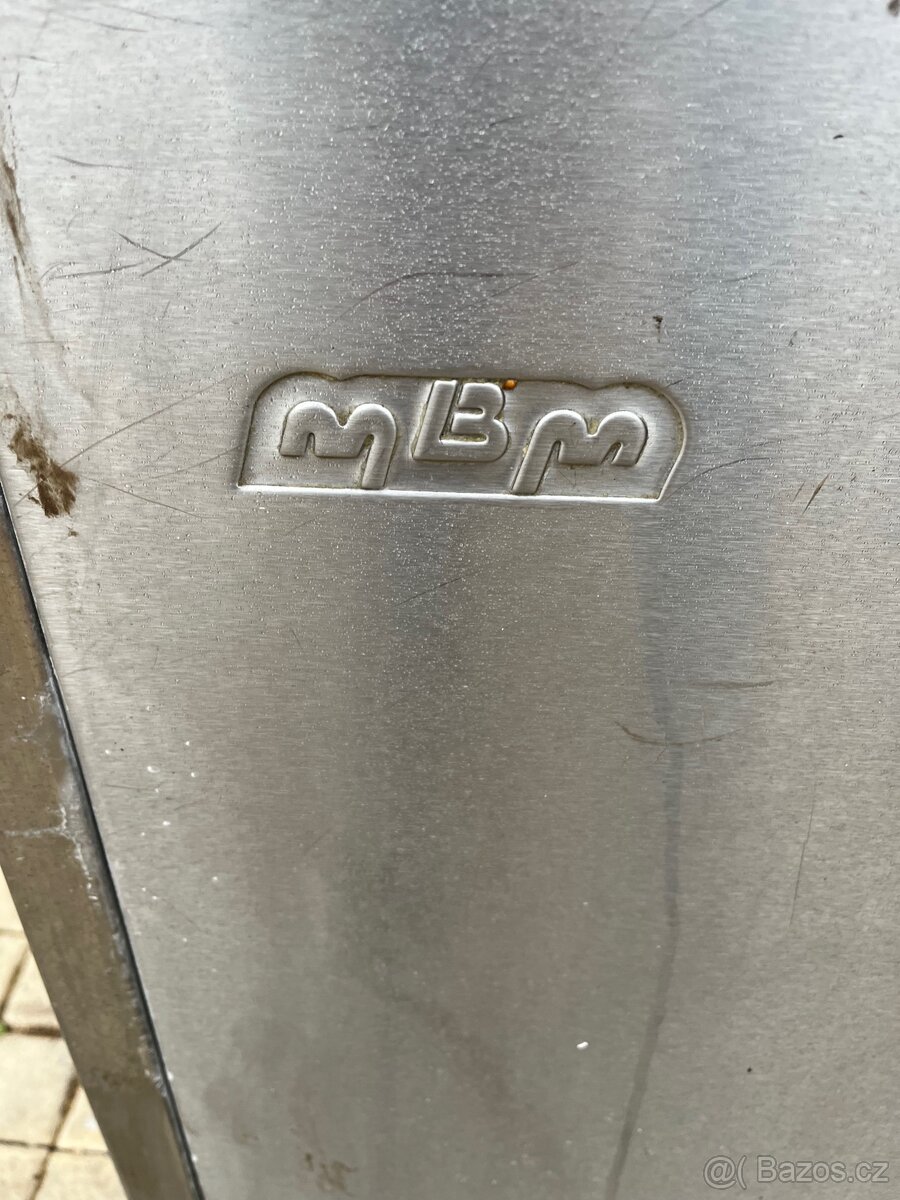 Myčka na černé nádobí - 3