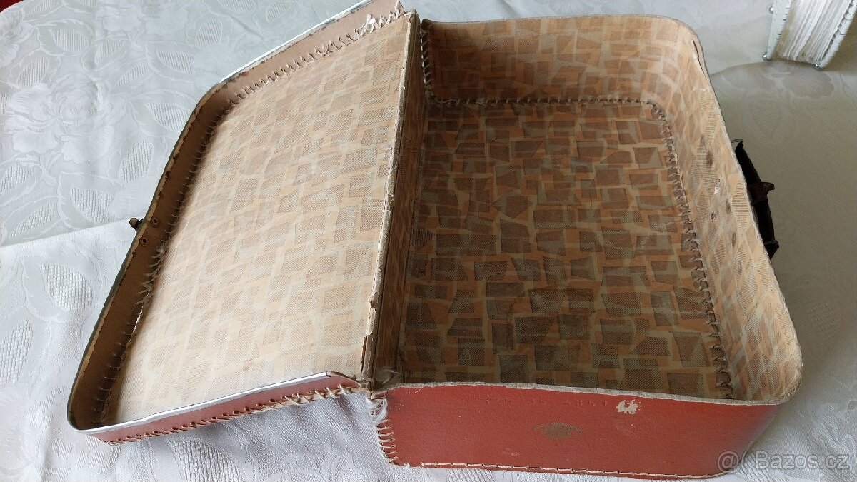 Retro kufřík,počítadla,pero,ořezávátka - 3