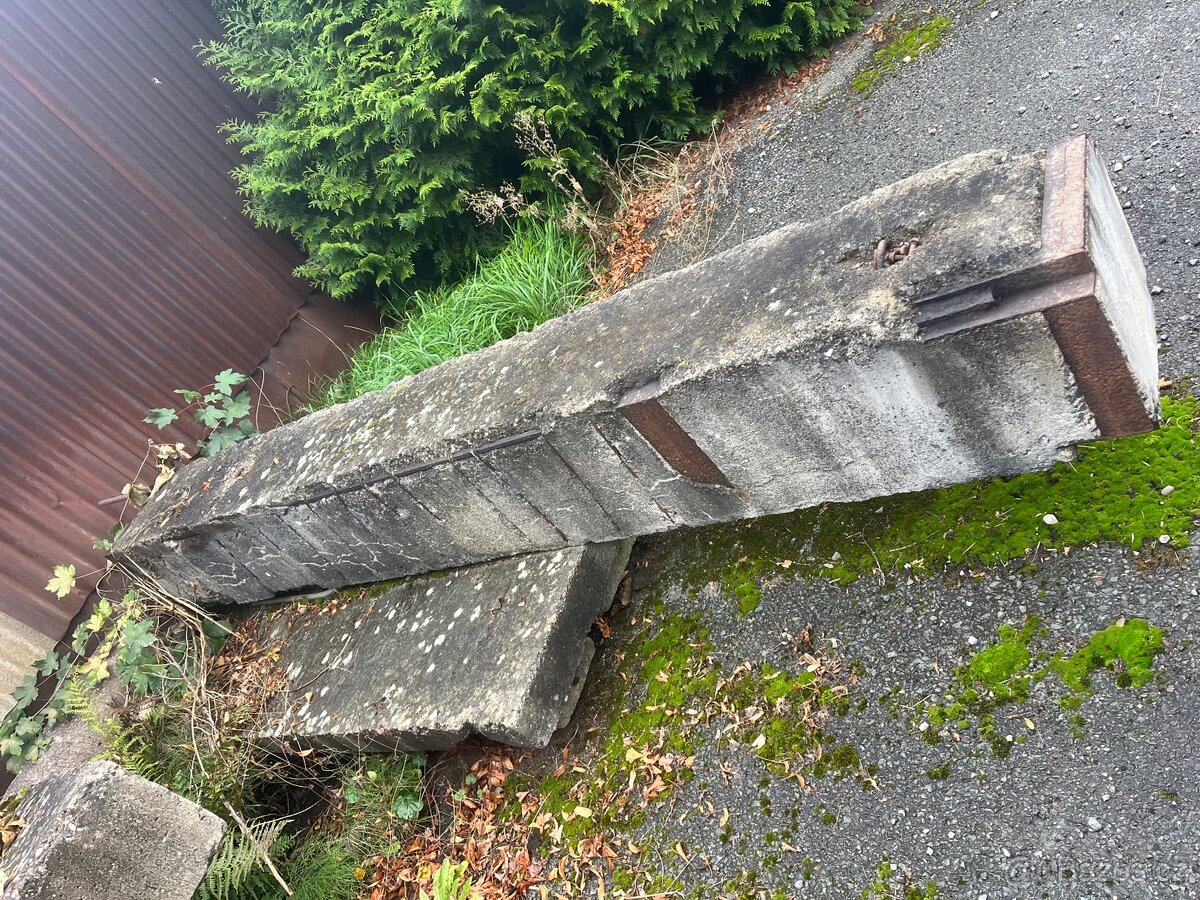 Betonové kvádry a panely za odvoz - 3