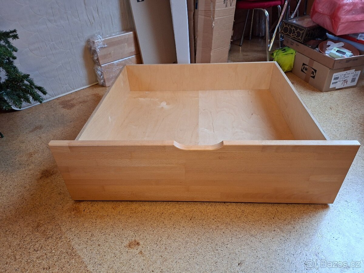 Dvě samostatné postele z masivu - lze spojit v manželskou po - 3