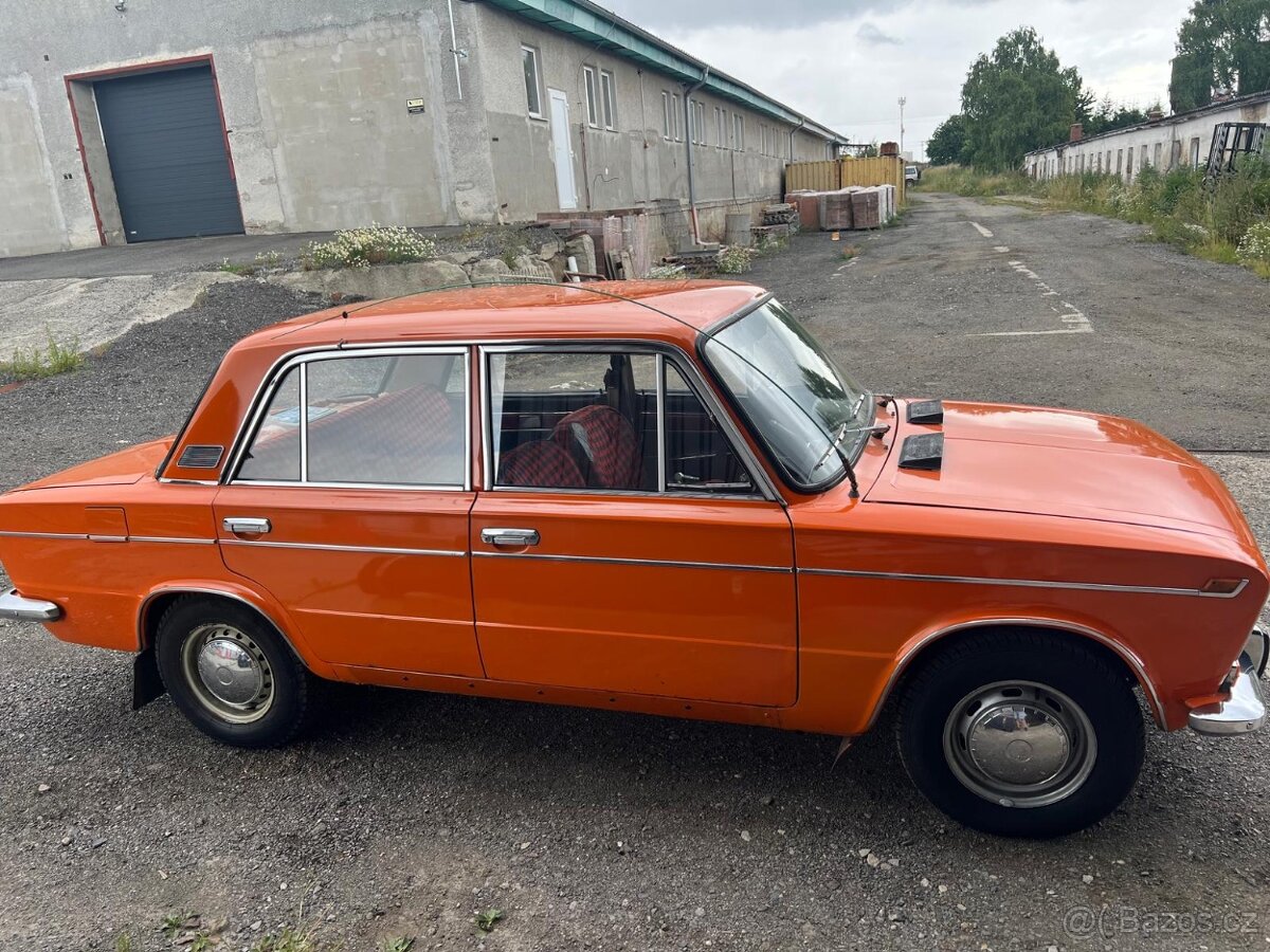 LADA VAZ 2103 - 3