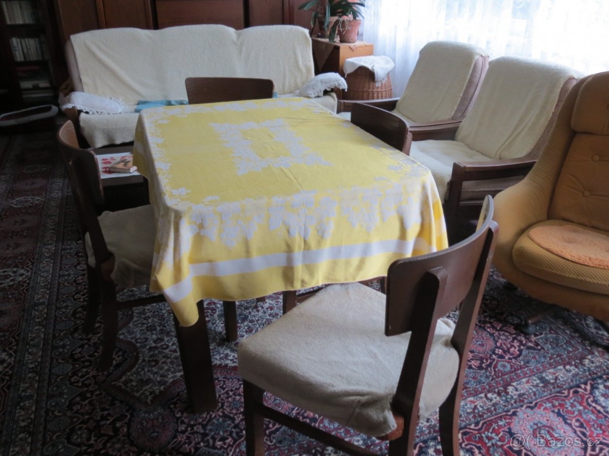 Prodej stolu a 4 židlí - 3