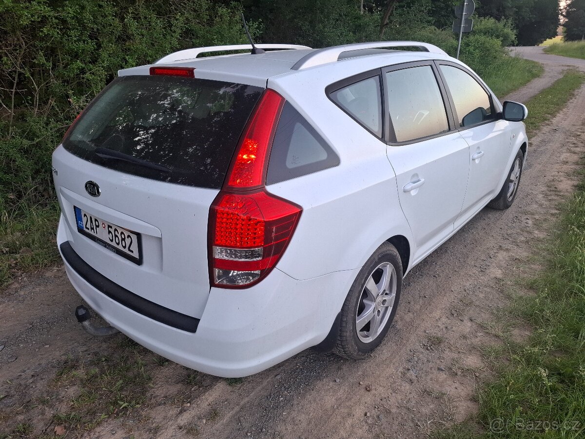 Kia ceed SW 1,4 i 16V 77 kW - 3