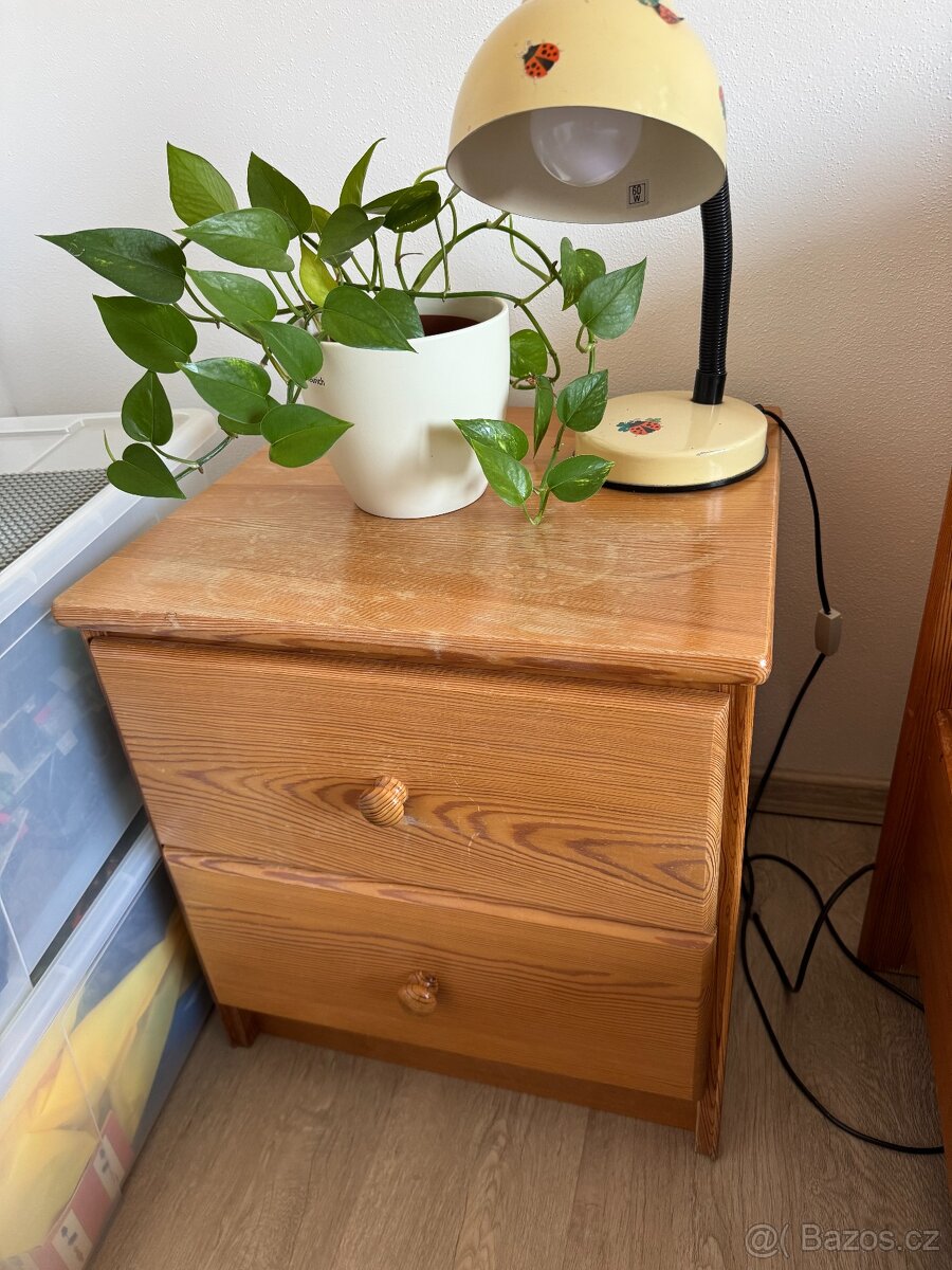 Ložnice z masivu (postel, 2 noční stolky, komoda) - 3