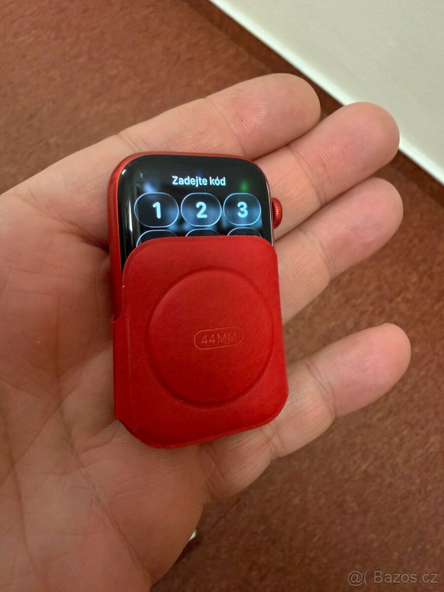 Prodám Apple Watch 6 - 3