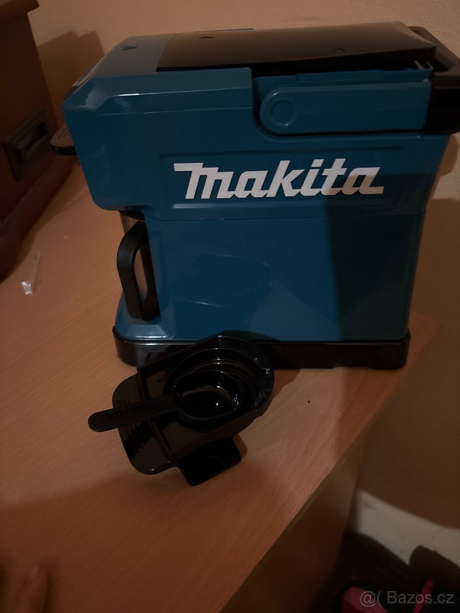 Kávovar makita - 3
