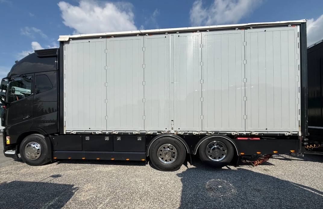Volvo FH16 660 6x2 E6 - souprava skříň - 3