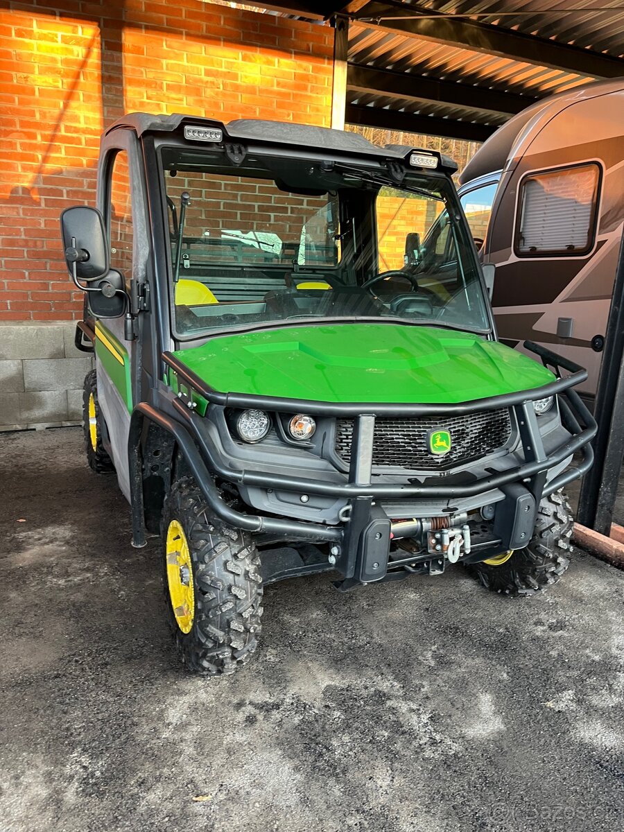 John Deere Gator - 3