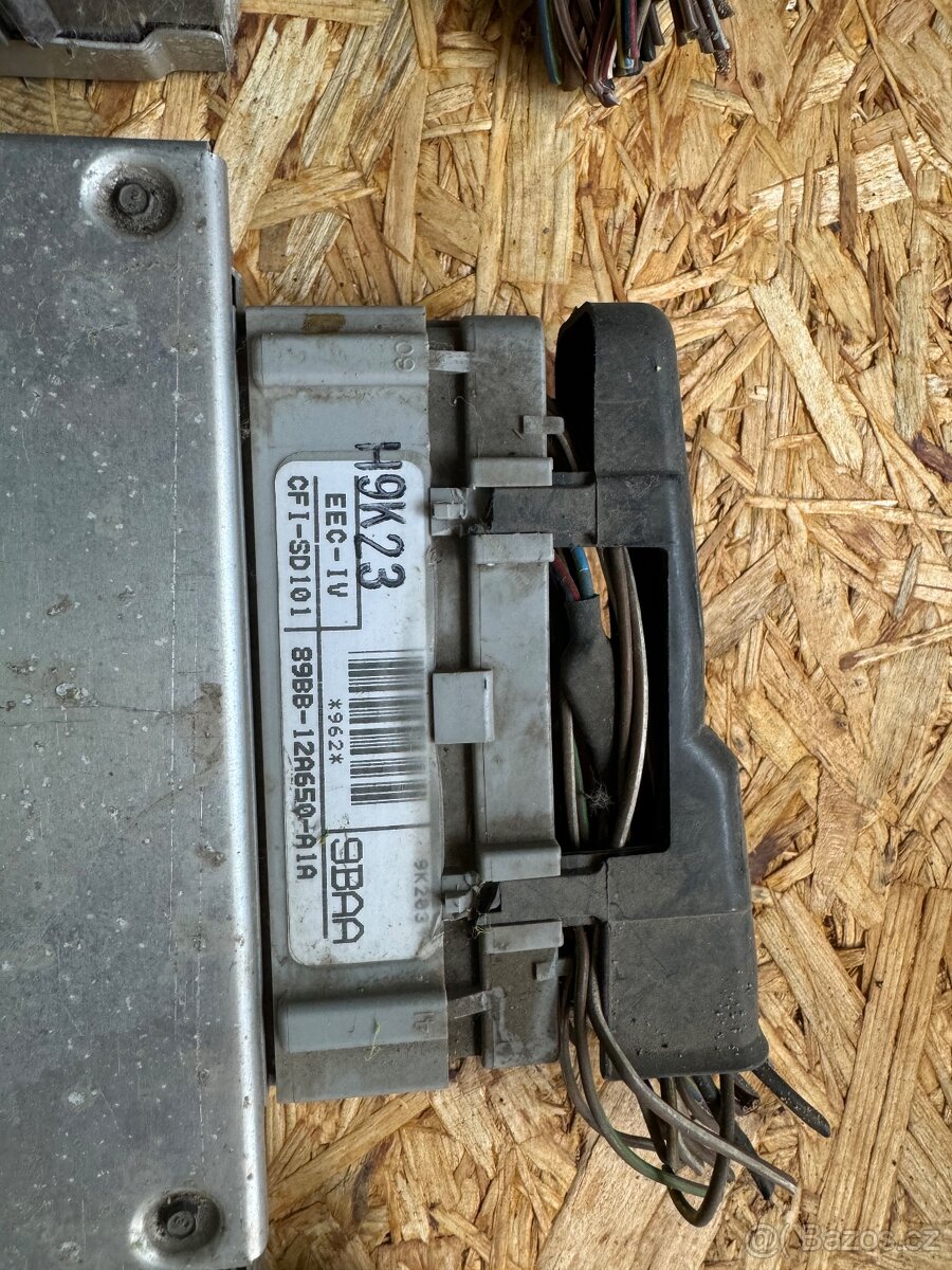 Ford Sierra Řídící jednotky a světlomety