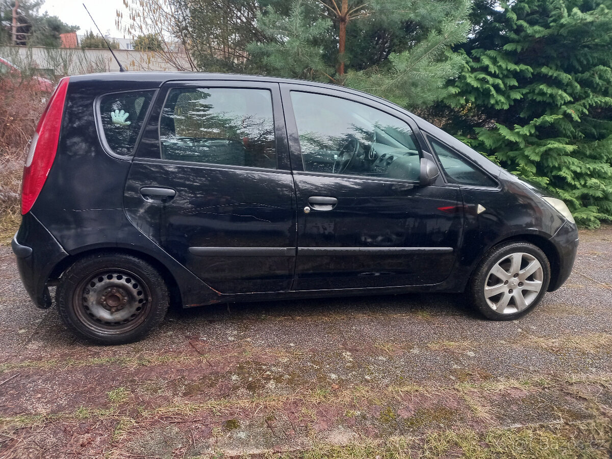 Prodám Mitsubishi Colt 1.5TD 70KW, r.v.2005, automat - 3