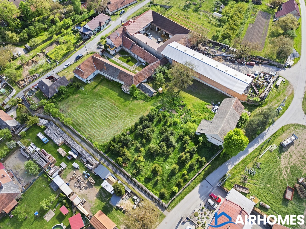 Nádherná historická usedlost v centru Vysočiny - 3