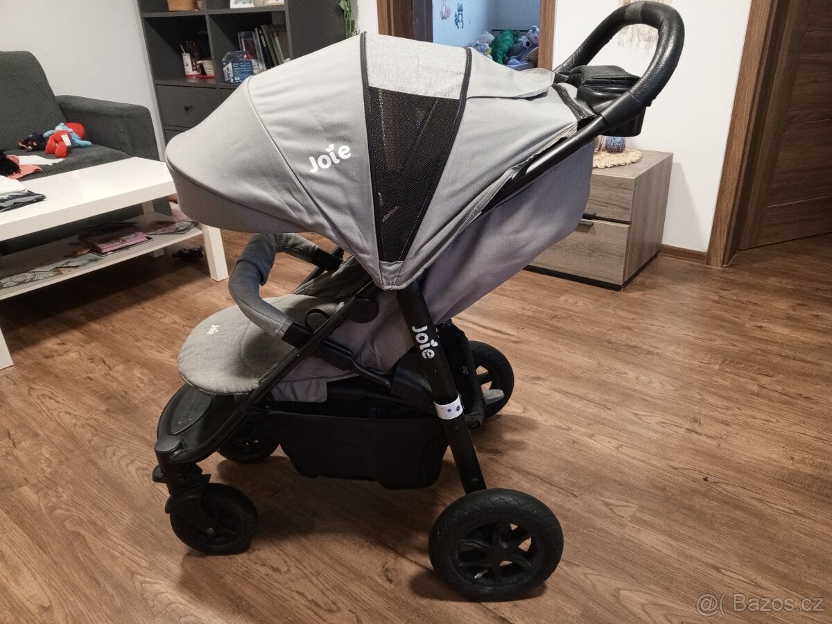 Kočárek Joie - 3