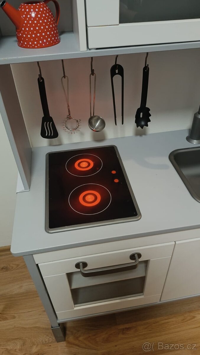 Dětská dřevěná kuchyňka IKEA , VELMI PĚKNÁ - 3