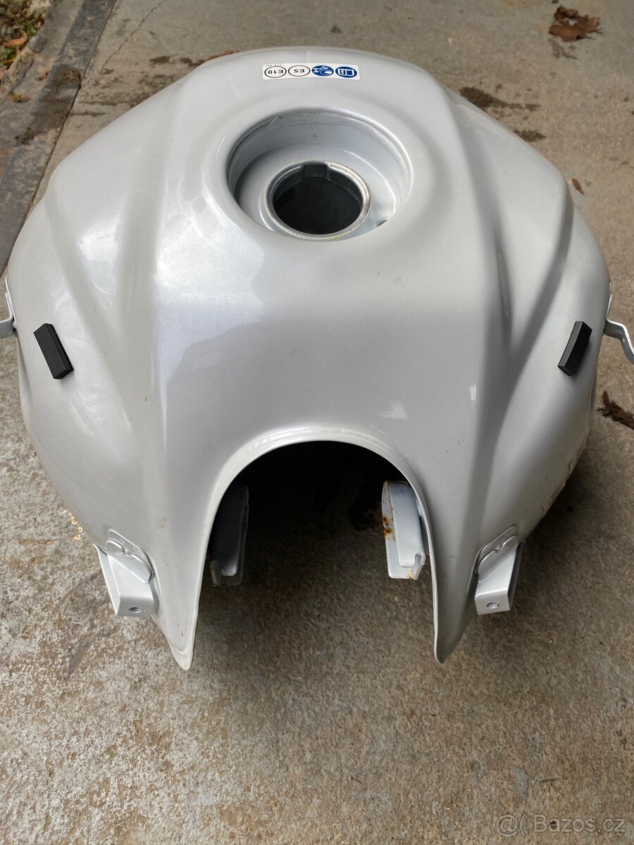 Nádrž Honda cb125f 2021 - 3