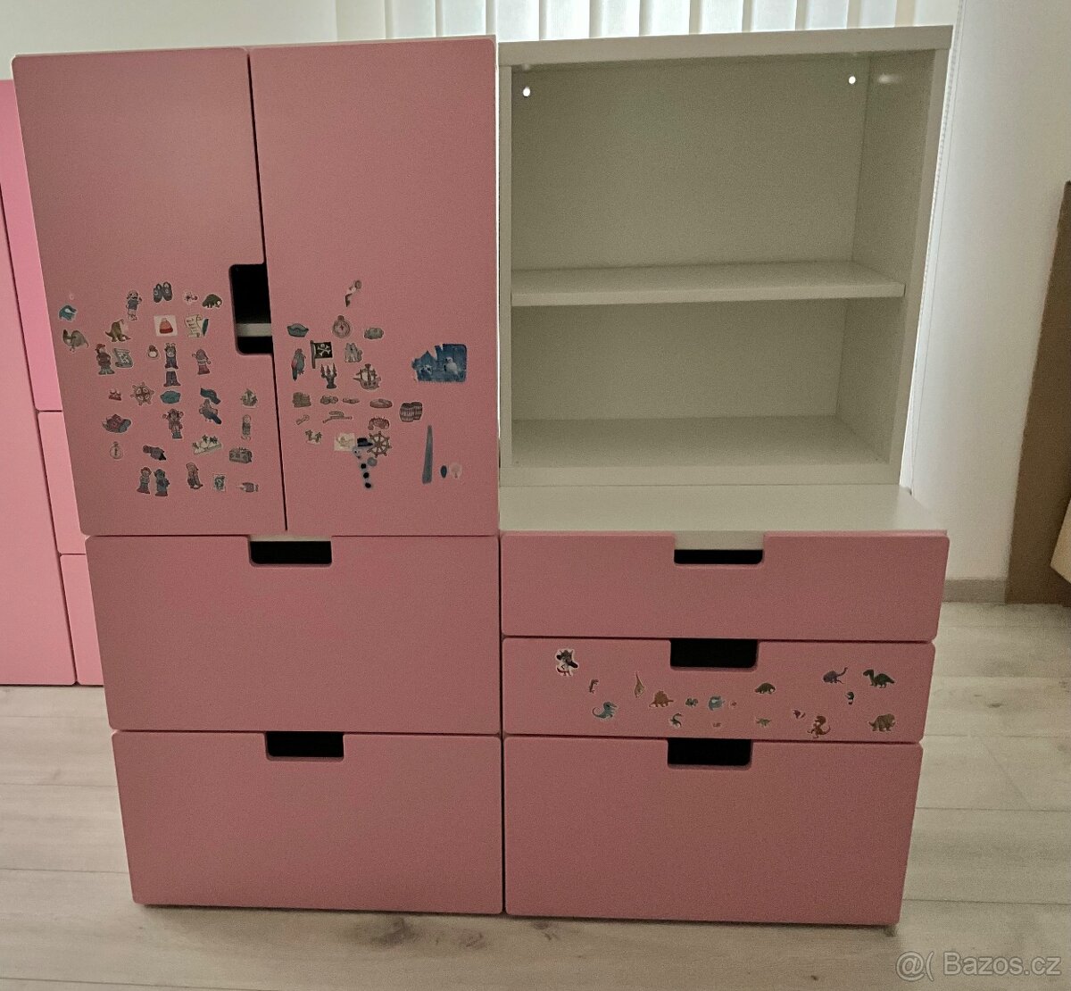 IKEA dětský nábytek+koberec a tapeta Zdarma - 3