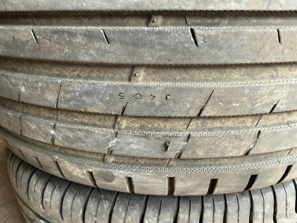 225/45/17 - 3