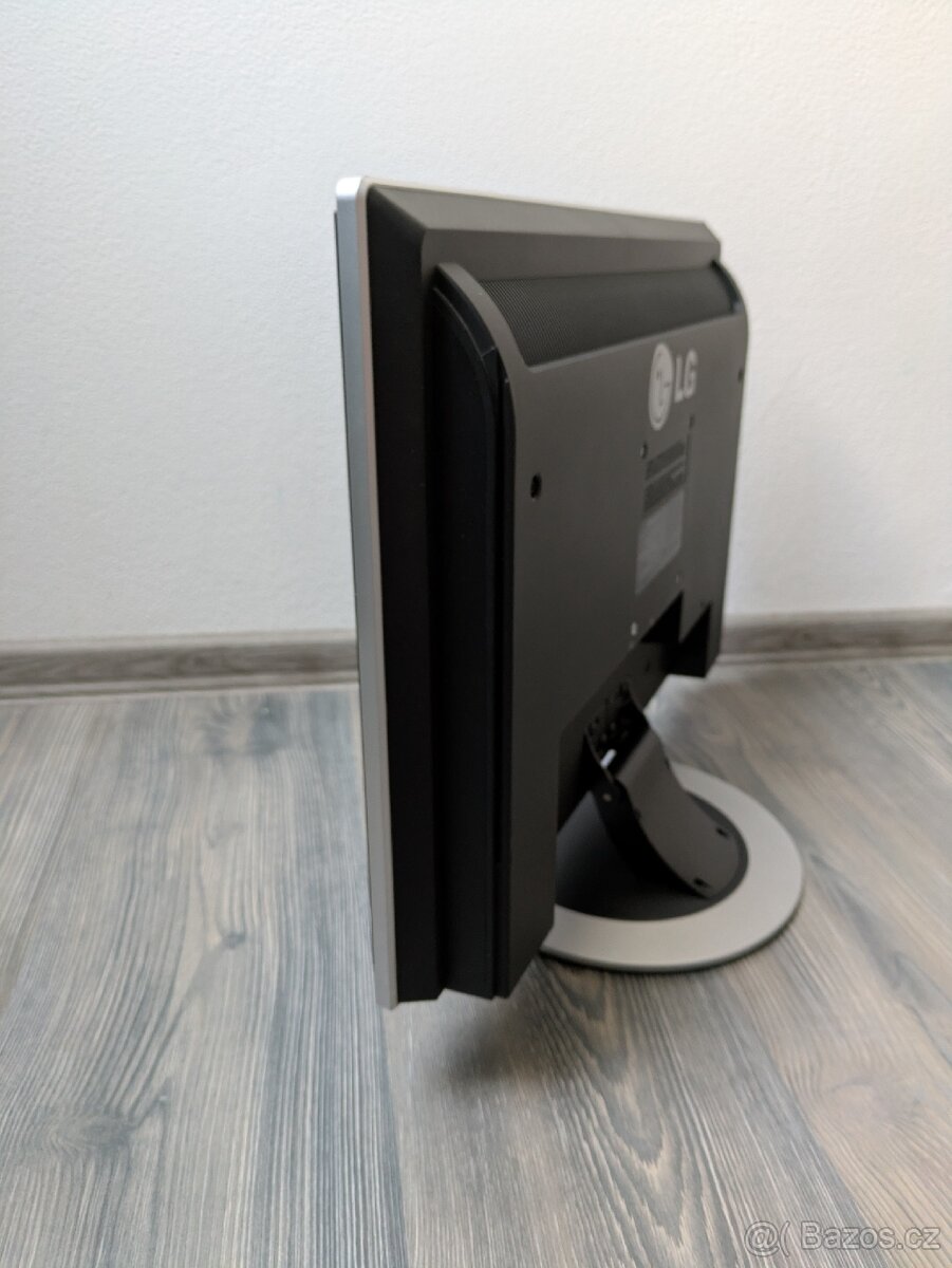 LG Flatron
FLATRON L203WT-BF - 3