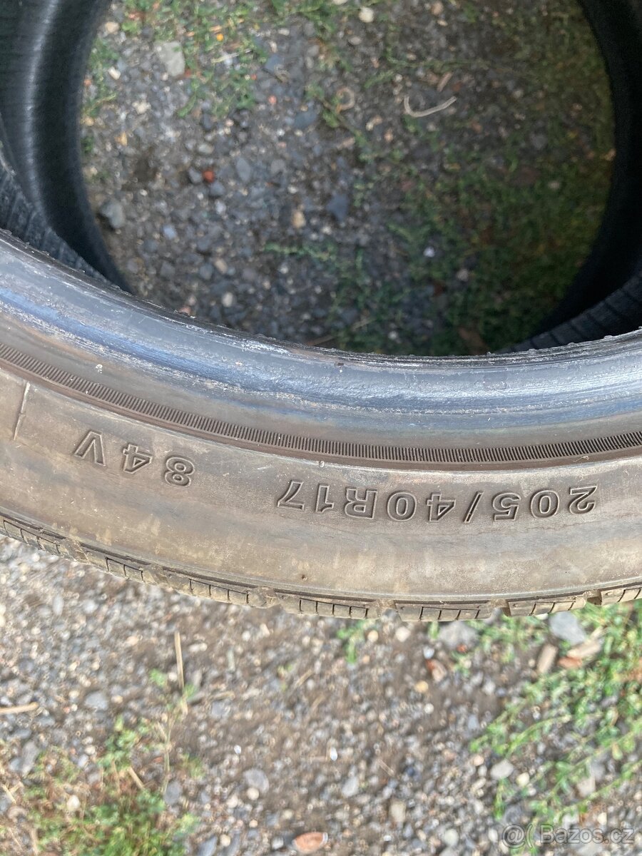 205/40r17 - 3
