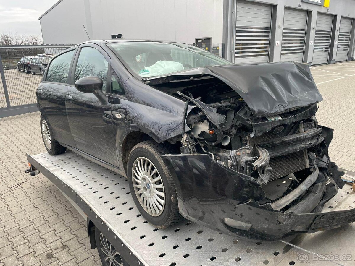 Fiat Grande Punto - rv - 11 - 2009 . - 3