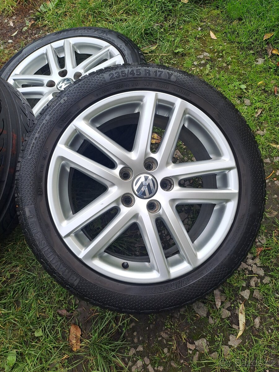 Alu kola 5x112 originál VW 235/45 R17 - 3