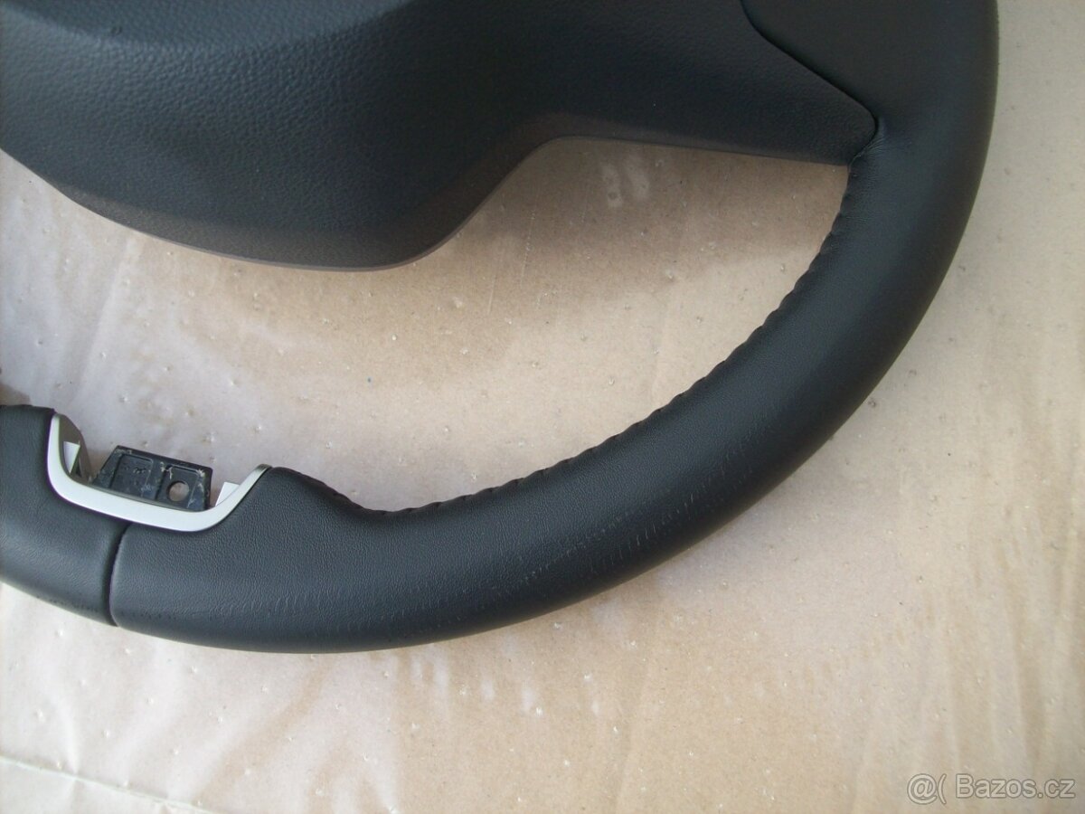 VOLANT Škoda OCTAVIA IV Superb III výhřev - 3