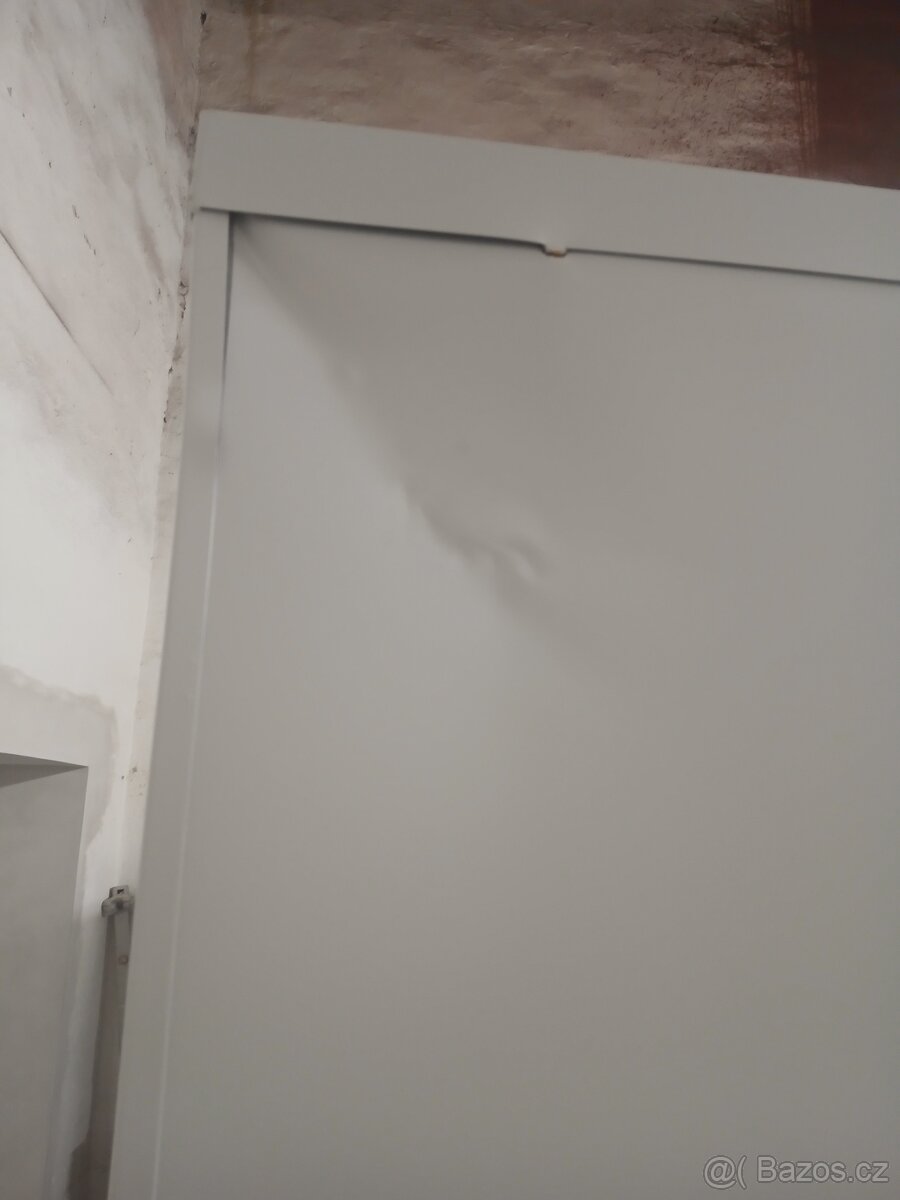 Plechová skřín. - 3