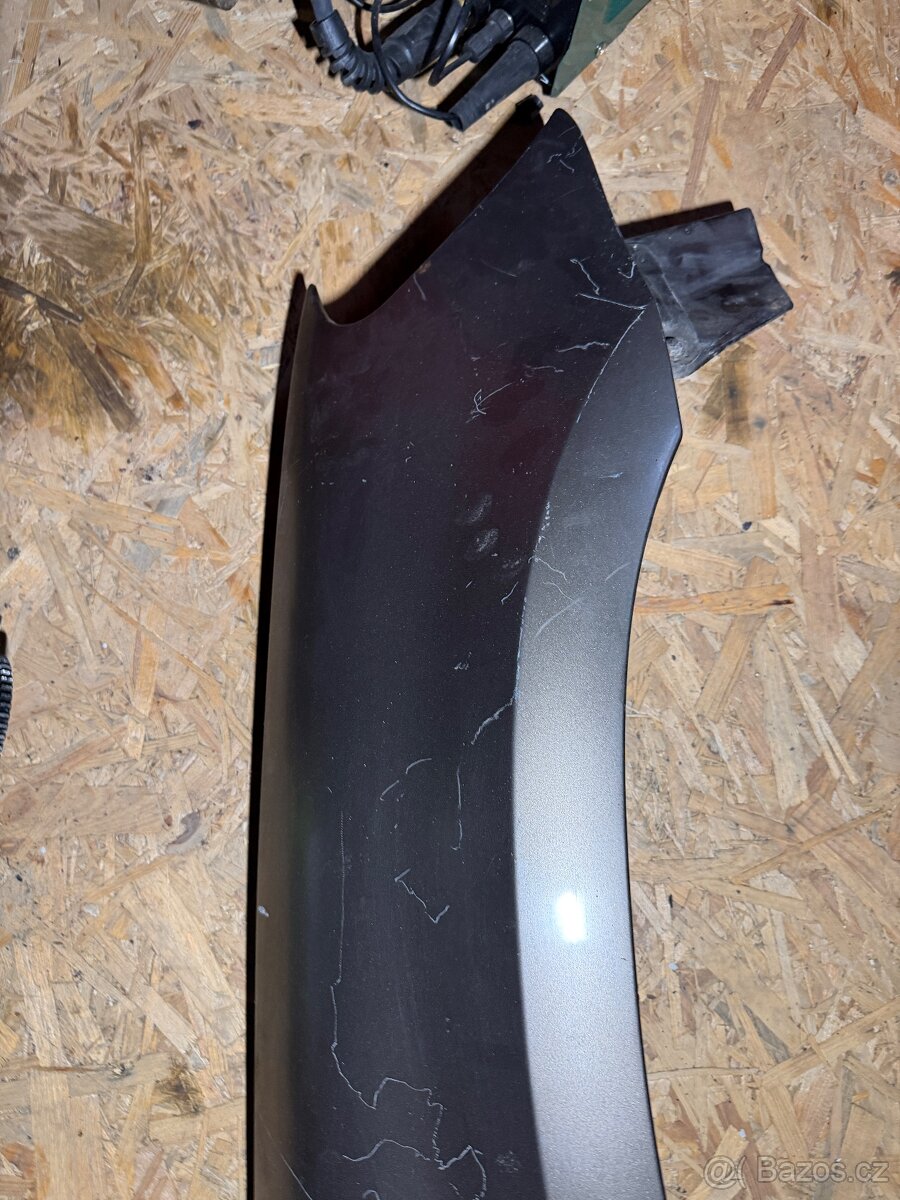 Škoda Yeti - pravý blatník - 3