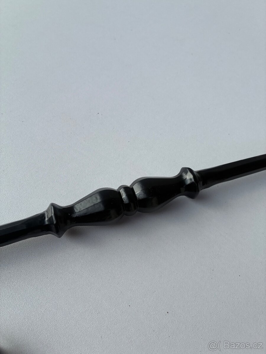 Kovaný držák na truhlík - 3