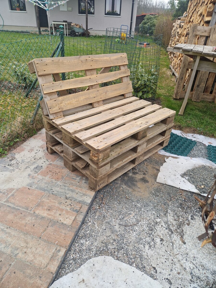 Lavička z palet - 3