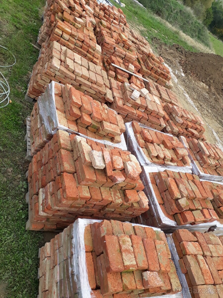 Staré plně cihly - 3