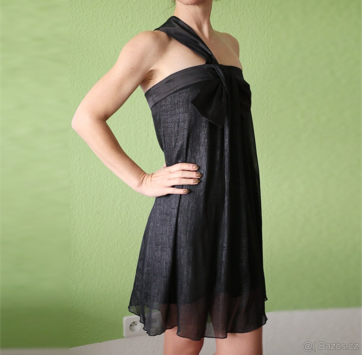 Nové malé černé s apartní mašlí vel.S - 3