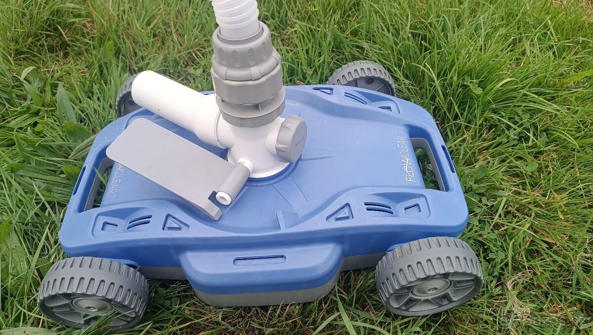 Výkonná bazénová filtrace a vysavač - 3