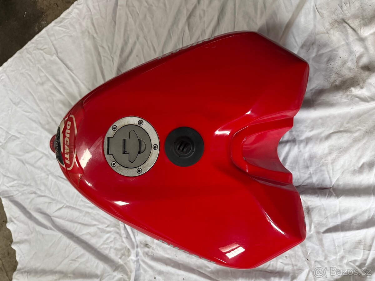 Nádrž Ducati 848,1098,1198 - 3
