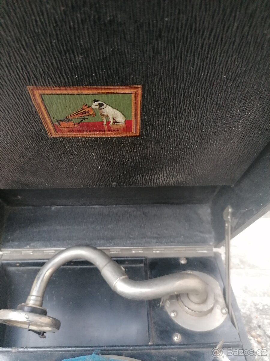 Kufříkový gramofon - 3