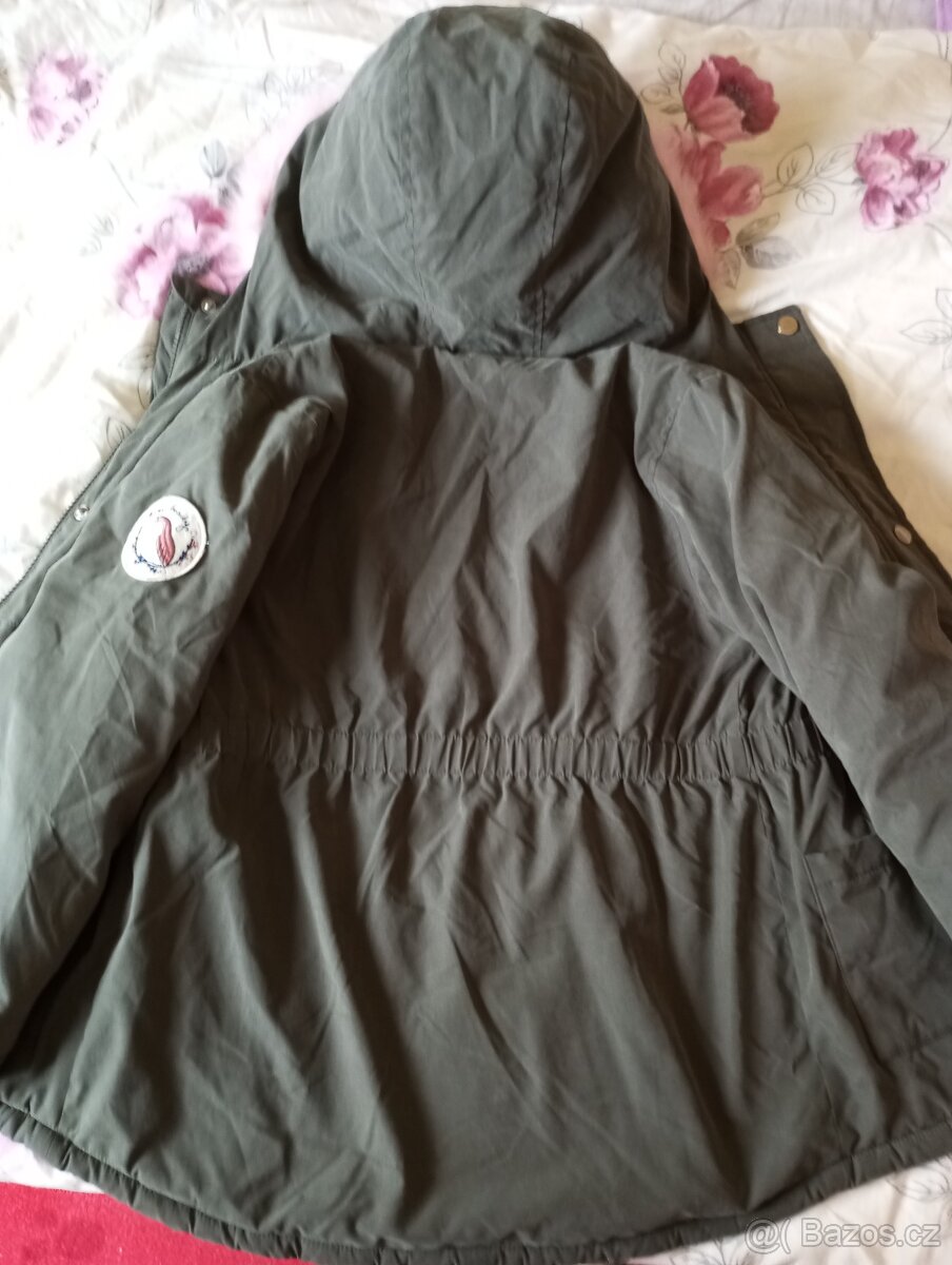 Dívčí bunda vel.134 - 3